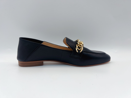 Таможня кожаных ботинок женщин Loafers моды плоская с цепью металла